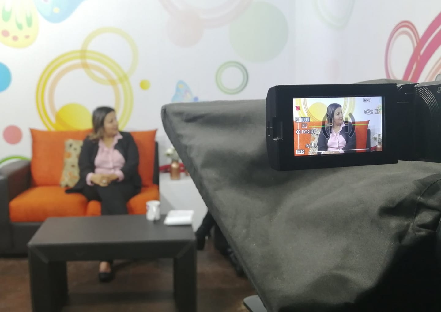 Myriam Martínez durante una entrevista en RadioTele