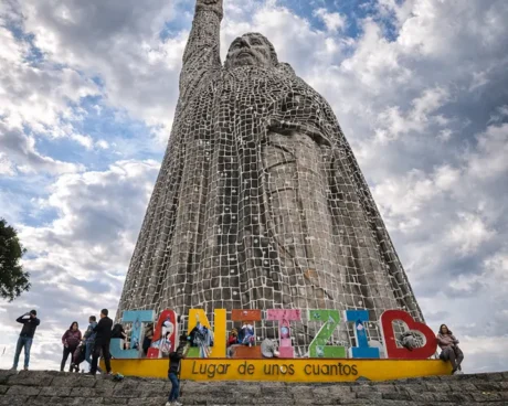 Monumento a Morelos en Janitzio Michoacán reseña Google Maps Myriam Martínez