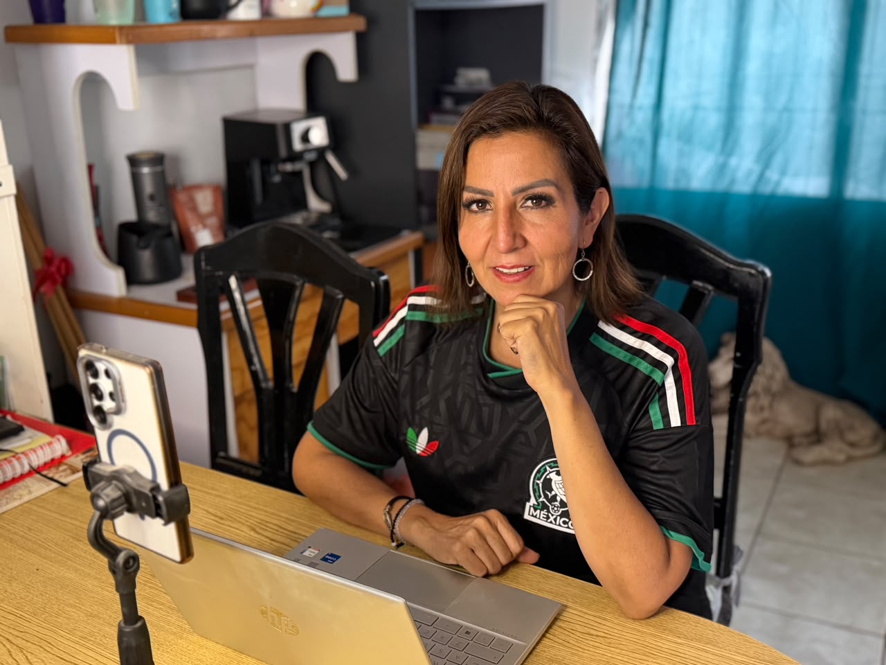 Myriam Martínez compartiendo y comunicando Política sin Rollos
